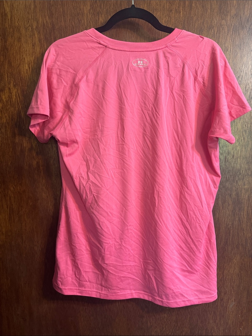 Under Armour Heat Gear - Women’s semi fitted V-neck tee Hot Pink - Picture 3 of 3